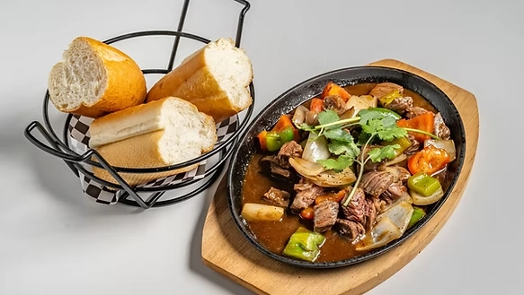 Best vietnamese restaurant in Calgary, AB